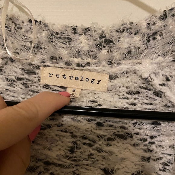 Long Sleeved Cardigan - Picture 2 of 2